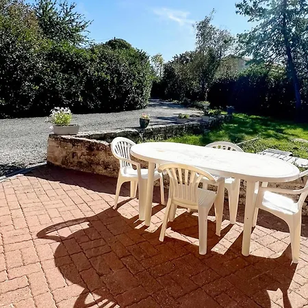 2 Bedroom Awesome In Holiday home *